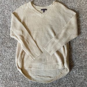 Comfy slightly oversized sweater. Size medium